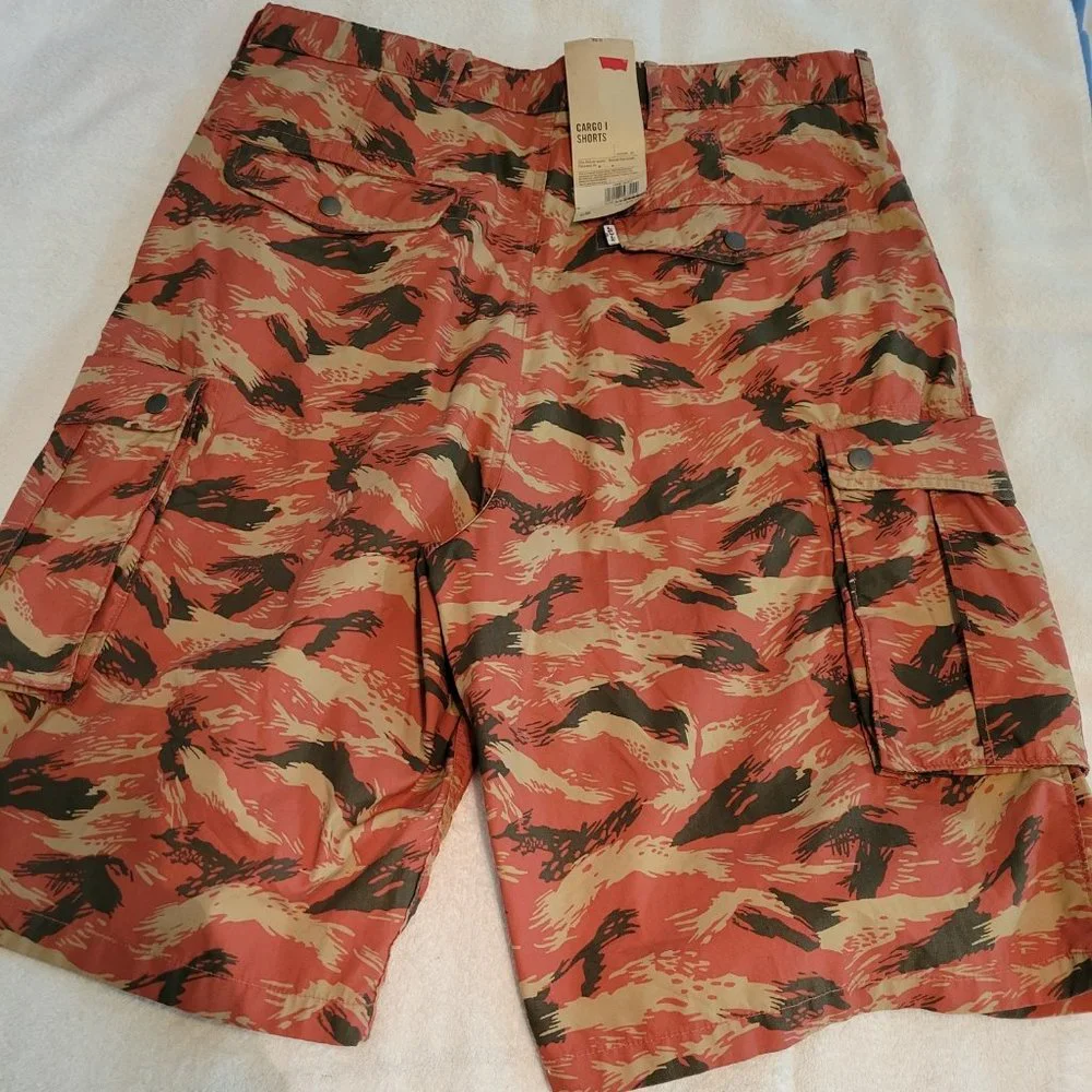 Men's Levi's Cargo Shorts - Picture 2 of 2